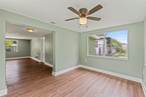 Casa en venta en Port Richey, Florida, 2 dormitorios, 91.04 m2 № 1803133 - foto 5