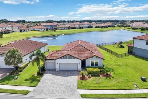 Casa en Lakewood Ranch, Florida 4 dormitorios, 203.64 m2 № 2377605