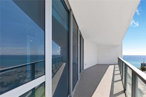 Condominio en venta en Hollywood, Florida, 3 dormitorios, 244.05 m2 № 1946212 - foto 21