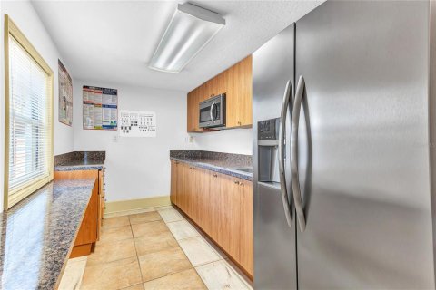 Immobilier commercial à vendre à Kissimmee, Floride: 232.35 m2 № 2145241 - photo 14