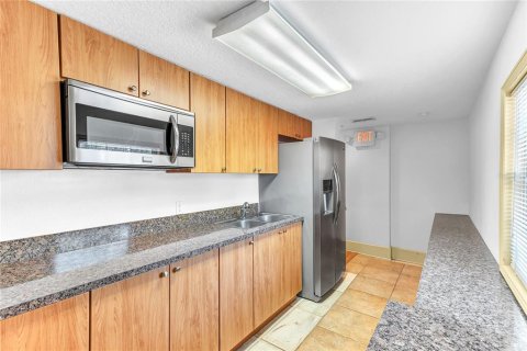 Immobilier commercial à vendre à Kissimmee, Floride: 232.35 m2 № 2145241 - photo 19