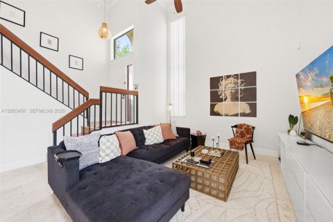 Townhouse in Miami, Florida 3 bedrooms, 130.71 sq.m. № 2068134 - photo 3