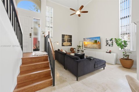 Townhouse in Miami, Florida 3 bedrooms, 130.71 sq.m. № 2068134 - photo 4