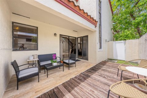Townhouse in Miami, Florida 3 bedrooms, 130.71 sq.m. № 2068134 - photo 18