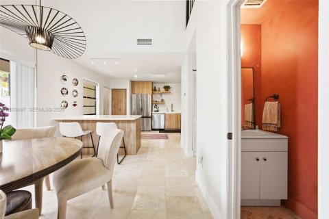 Townhouse in Miami, Florida 3 bedrooms, 130.71 sq.m. № 2068134 - photo 7