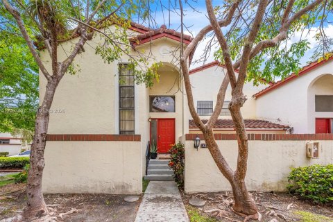 Townhouse in Miami, Florida 3 bedrooms, 130.71 sq.m. № 2068134 - photo 21