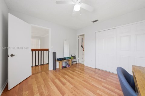 Townhouse in Miami, Florida 3 bedrooms, 130.71 sq.m. № 2068134 - photo 15