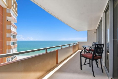 Condominio en venta en Redington Shores, Florida, 1 dormitorio, 98.48 m2 № 1670876 - foto 18