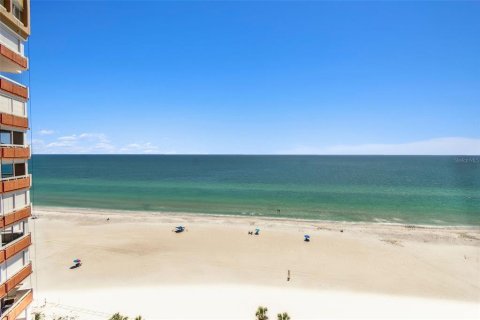 Condominio en venta en Redington Shores, Florida, 1 dormitorio, 98.48 m2 № 1670876 - foto 22