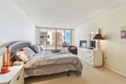 Condominio en venta en Redington Shores, Florida, 1 dormitorio, 98.48 m2 № 1670876 - foto 6
