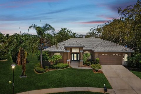 House in New Port Richey, Florida 4 bedrooms, 258.92 sq.m. № 1806909 - photo 1