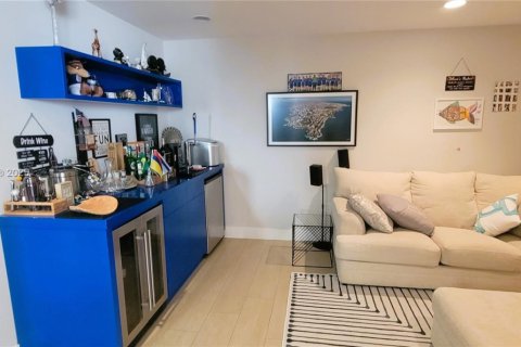 Villa ou maison à louer à Hollywood, Floride: 4 chambres, 213.68 m2 № 1972604 - photo 10