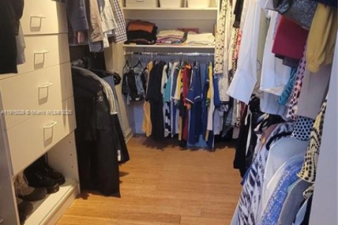 Villa ou maison à louer à Hollywood, Floride: 4 chambres, 213.68 m2 № 1972604 - photo 20