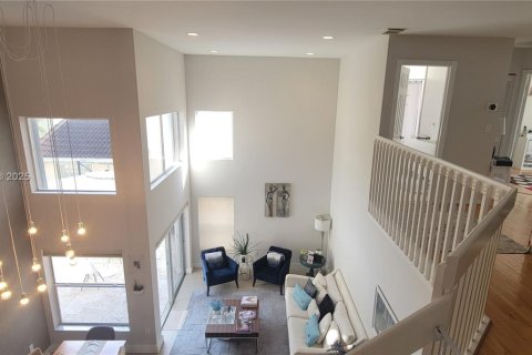 Villa ou maison à louer à Hollywood, Floride: 4 chambres, 213.68 m2 № 1972604 - photo 8