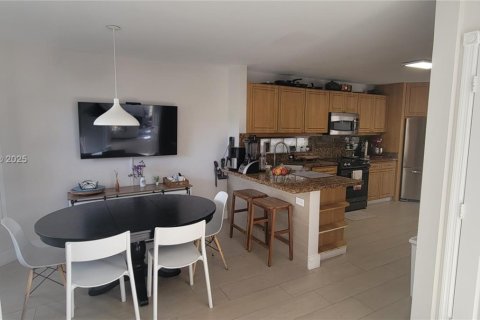 Villa ou maison à louer à Hollywood, Floride: 4 chambres, 213.68 m2 № 1972604 - photo 13