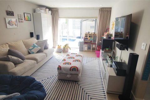 Villa ou maison à louer à Hollywood, Floride: 4 chambres, 213.68 m2 № 1972604 - photo 12