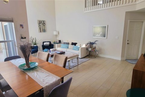 Villa ou maison à louer à Hollywood, Floride: 4 chambres, 213.68 m2 № 1972604 - photo 4