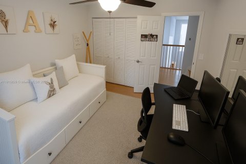 Villa ou maison à louer à Hollywood, Floride: 4 chambres, 213.68 m2 № 1972604 - photo 23