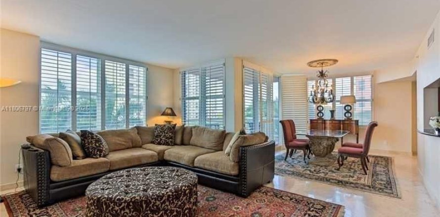 Condo in Fort Lauderdale, Florida, 2 bedrooms № 1864672