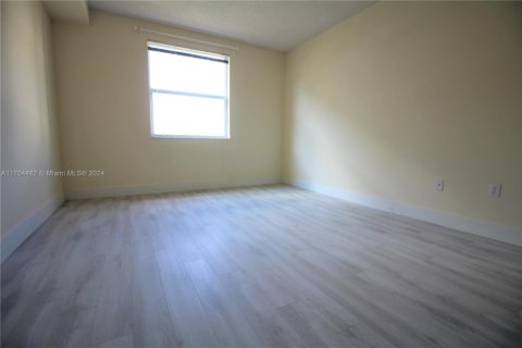 Condo in Sunny Isles Beach, Florida, 2 bedrooms  № 1698360 - photo 9