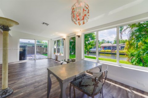 House in Fort Lauderdale, Florida 2 bedrooms, 109.81 sq.m. № 1703433 - photo 5