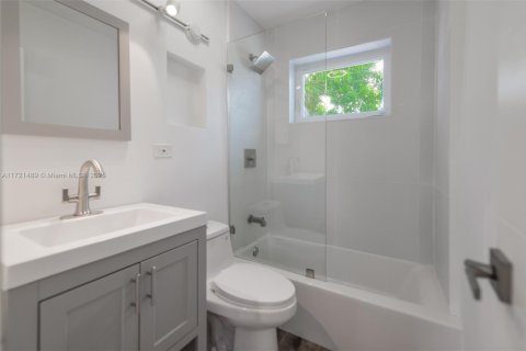 House in Fort Lauderdale, Florida 2 bedrooms, 109.81 sq.m. № 1703433 - photo 16