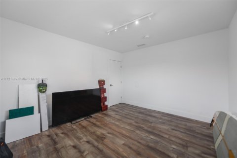 House in Fort Lauderdale, Florida 2 bedrooms, 109.81 sq.m. № 1703433 - photo 21