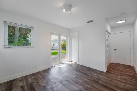 House in Fort Lauderdale, Florida 2 bedrooms, 109.81 sq.m. № 1703433 - photo 19