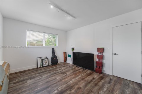 House in Fort Lauderdale, Florida 2 bedrooms, 109.81 sq.m. № 1703433 - photo 22