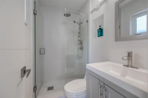 House in Fort Lauderdale, Florida 2 bedrooms, 109.81 sq.m. № 1703433 - photo 20