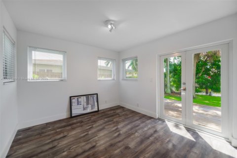 House in Fort Lauderdale, Florida 2 bedrooms, 109.81 sq.m. № 1703433 - photo 18