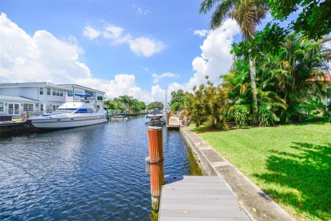 House in Fort Lauderdale, Florida 2 bedrooms, 109.81 sq.m. № 1703433 - photo 28