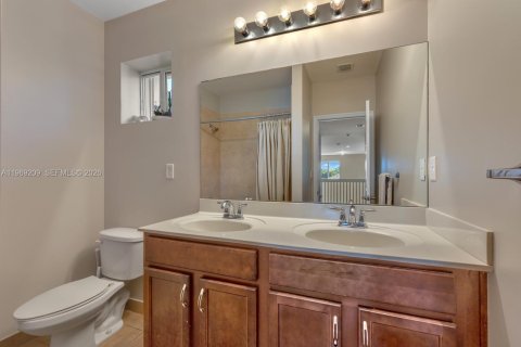 Купить виллу или дом в Хомстед, Флорида 6 спален, 354.89м2, № 2040311 - фото 15