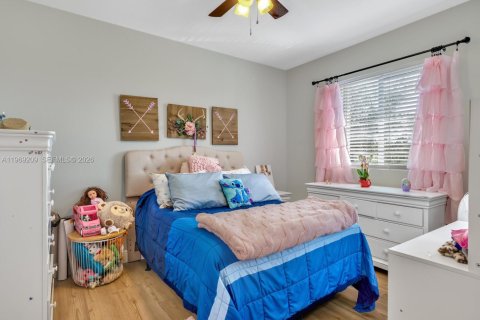 Купить виллу или дом в Хомстед, Флорида 6 спален, 354.89м2, № 2040311 - фото 17