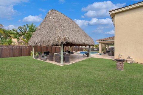 Купить виллу или дом в Хомстед, Флорида 6 спален, 354.89м2, № 2040311 - фото 24