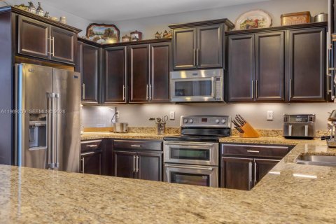 Купить виллу или дом в Хомстед, Флорида 6 спален, 354.89м2, № 2040311 - фото 6