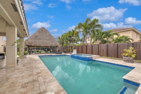 Купить виллу или дом в Хомстед, Флорида 6 спален, 354.89м2, № 2040311 - фото 22
