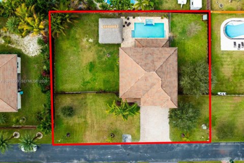 Купить виллу или дом в Хомстед, Флорида 6 спален, 354.89м2, № 2040311 - фото 28