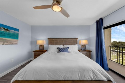 Condo in Cocoa Beach, Florida, 3 bedrooms  № 1885989 - photo 19