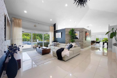 Villa ou maison à vendre à Weston, Floride: 3 chambres, 205.78 m2 № 2032524 - photo 4