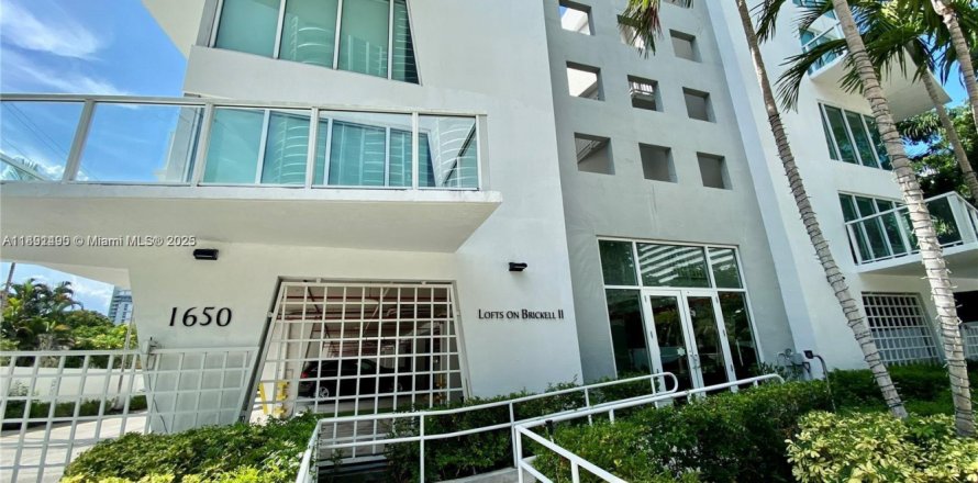 Condo in Miami, Florida, 1 bedroom  № 1944121
