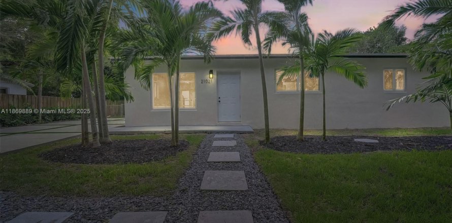 Casa en Miami, Florida 3 dormitorios, 94.02 m2 № 1897727