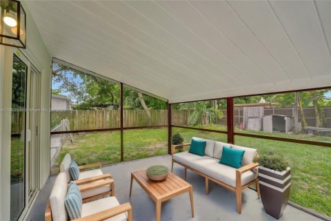 Casa en venta en Miami, Florida, 3 dormitorios, 94.02 m2 № 1897727 - foto 13