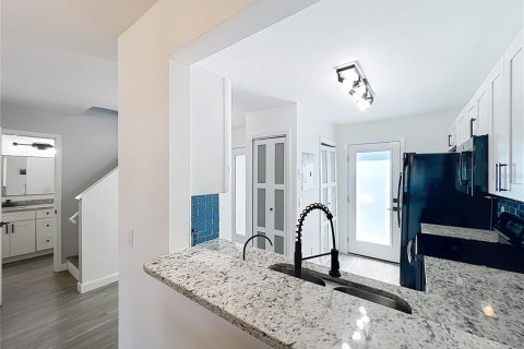 Touwnhouse à vendre à Kissimmee, Floride: 3 chambres, 112.78 m2 № 2388939 - photo 10