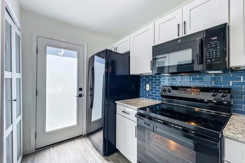 Touwnhouse à vendre à Kissimmee, Floride: 3 chambres, 112.78 m2 № 2388939 - photo 8