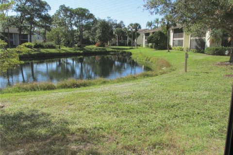 Condo in Venice, Florida, 2 bedrooms  № 1872996 - photo 18