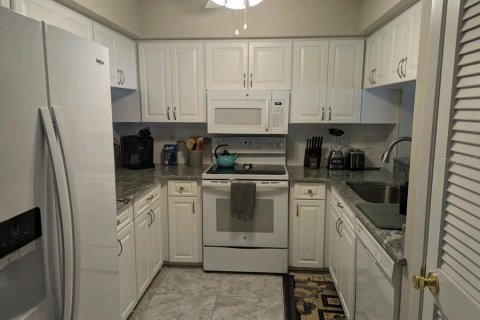 Condo in Venice, Florida, 2 bedrooms  № 1872996 - photo 3