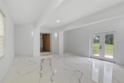 Casa en venta en Eustis, Florida, 5 dormitorios, 334.45 m2 № 1902002 - foto 17