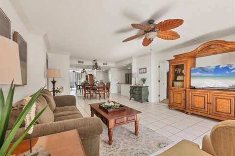 Condo in Sarasota, Florida, 2 bedrooms № 2095223 - photo 12