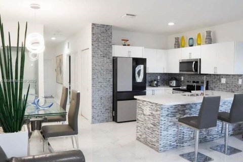 Adosado en venta en Florida City, Florida, 3 dormitorios, 133.78 m2 № 1965839 - foto 7